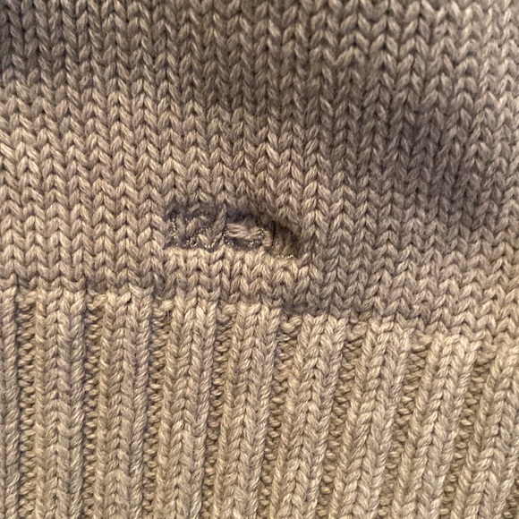 Izod V-neck cable sweater - Picture 6 of 9
